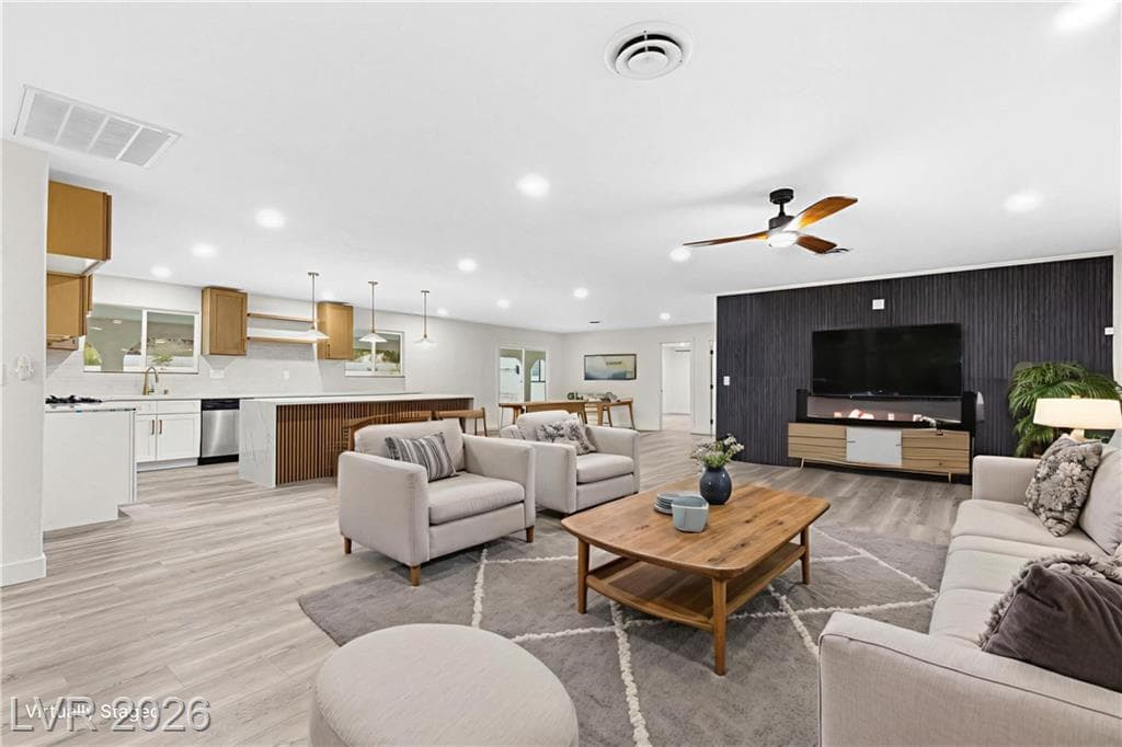 271 East Middleton Drive in Henderson, Nevada